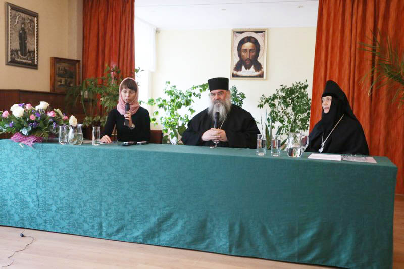 2-Беседа Митрополита Афанасия с сестрами обители